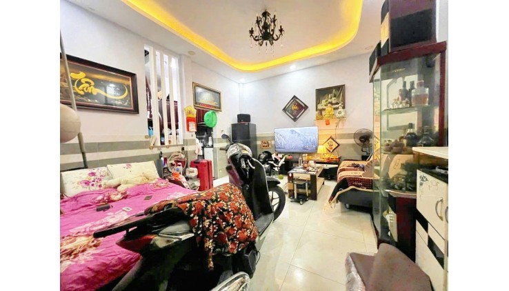 BÁN NHÀ KHU DÂN CƯ Q4 
NGANG 4.1 NỞ THẦN TÀI 7 M DÀI 4.65 M 
2T HƠN 2 TỶ