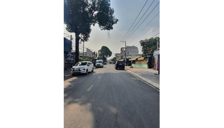 Bán nhà mặt phố Q.9, 120m², 3 tầng, 12 tỷ, sổ đỏ