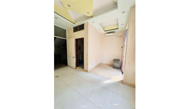 Bán nhà hẻm 8m Âu Dương Lân - Tạ Quang Bửu, Q8,  DT: 5.1x10m, 4 Tầng - 3PN, 7.8 tỷ