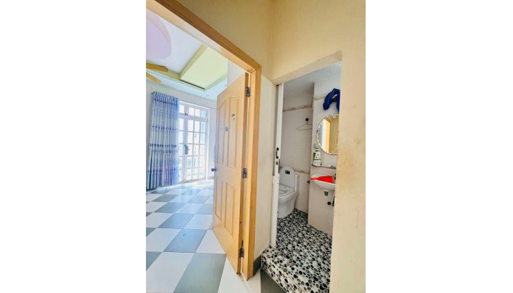 Bán nhà hẻm 8m Âu Dương Lân - Tạ Quang Bửu, Q8,  DT: 5.1x10m, 4 Tầng - 3PN, 7.8 tỷ