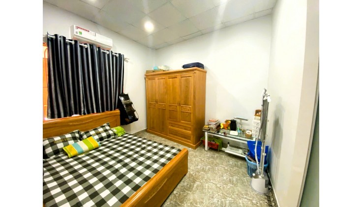 Bán nhà 2 mặt tiền đường 6, Linh Tây, 56m2, 2 tầng, 5 tỷ, sổ hồng hoàn công
