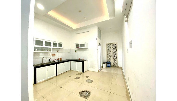 Bán nhà Hẻm nhựa 8m Bàu Bàng - Cộng Hòa, K300, DT: 4.2x19m, 5 Tầng - 7PN, 12.8 tỷ.