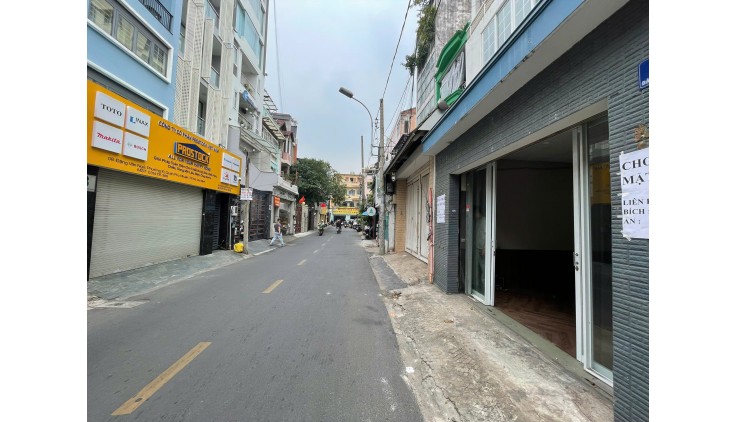 Quận Phú Nhuận ! MB CHO THUÊ GIÁ RẺ LẮM ! NHANH CÒN MT đường khu kinh doanh sầm uất, Chú Oanh : 0903695472