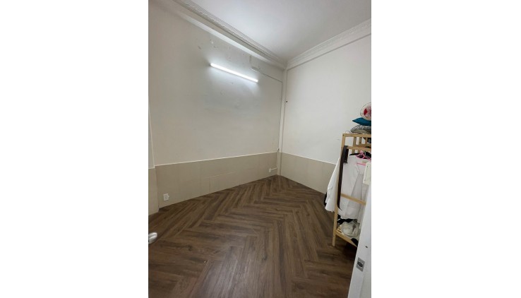 Quận Phú Nhuận ! MB CHO THUÊ GIÁ RẺ LẮM ! NHANH CÒN MT đường khu kinh doanh sầm uất, Chú Oanh : 0903695472