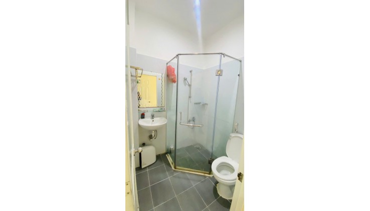 HIẾM BÁN 8.3 TỶ - HẺM XE HƠI - 6M - 45M - 3 TẦNG - PHAN XÍCH LONG - CHÍNH CHỦ GẤP BÁN - 2PN 3WC - HÀNG CỰC HIẾM - DÂN TRÍ TL