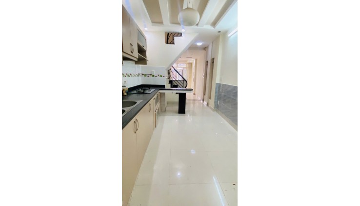 HIẾM BÁN 8.3 TỶ - HẺM XE HƠI - 6M - 45M - 3 TẦNG - PHAN XÍCH LONG - CHÍNH CHỦ GẤP BÁN - 2PN 3WC - HÀNG CỰC HIẾM - DÂN TRÍ TL