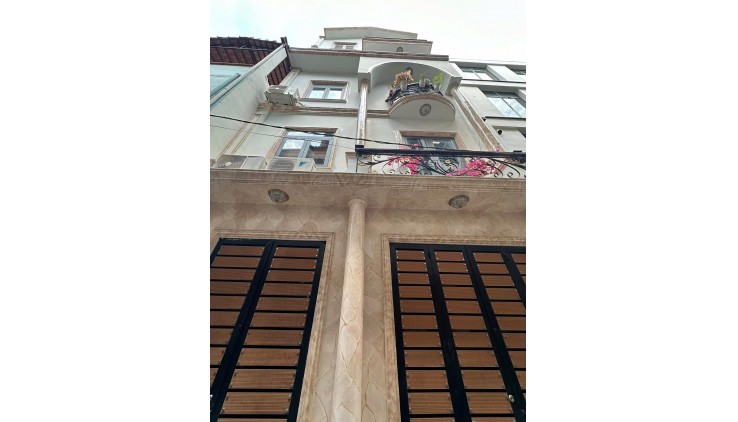 Bán nhà mớ, Hẻm 4 Lam Sơn - gần Sân bay , F2, Tân Bình, 6.6x8m, 5 Tầng - 4 PN, 9.6 tỷ
