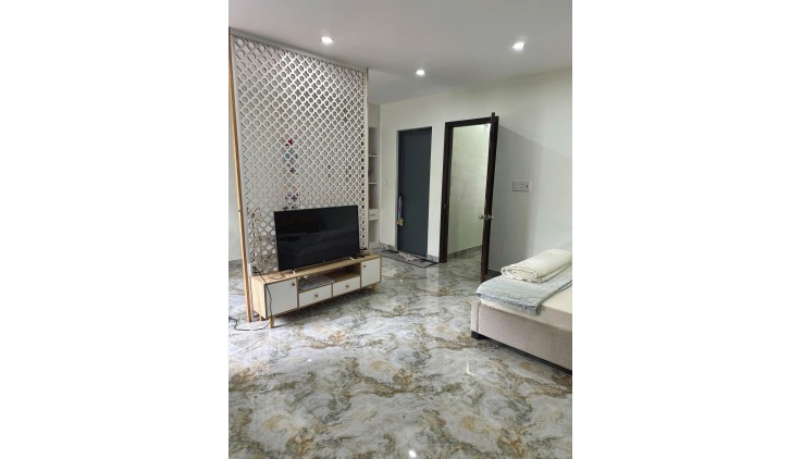 Bán nhà mớ, Hẻm 4 Lam Sơn - gần Sân bay , F2, Tân Bình, 6.6x8m, 5 Tầng - 4 PN, 9.6 tỷ