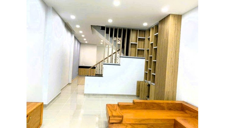 Bán nhà mới 3 tầng 84m², 3PN, sổ hồng hoàn công, 8.8 tỷ - đường 7, Linh Trung
