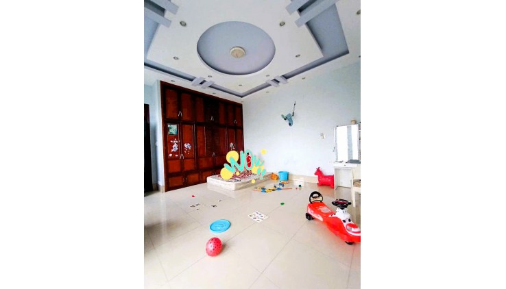 Bán nhà 61m2, 3 tầng, TN 80tr/năm, xe hơi vào nhà, 5 tỷ - đường 6, Linh Xuân - ngang 5m
