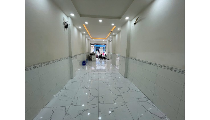 Quận Tân Bình ! MB CHO THUÊ GIÁ RẺ LẮM ! NHANH CÒN MT đường lớn khu kinh doanh sầm uất, Tel : 0903908380 ( chính chủ )