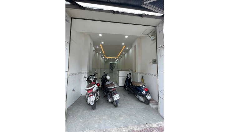 Quận Tân Bình ! MB CHO THUÊ GIÁ RẺ LẮM ! NHANH CÒN MT đường lớn khu kinh doanh sầm uất, Tel : 0903908380 ( chính chủ )