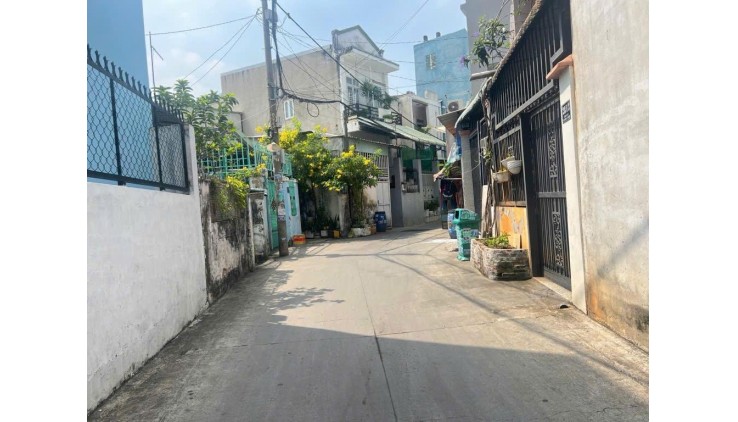 NHÀ LINH TRUNG 68M - 3 TẦNG - BÊN CHỢ, C/VIÊN - 20M ĐƯỜNG NHỰA - 5TỶ. TL BỚT LỘC.
