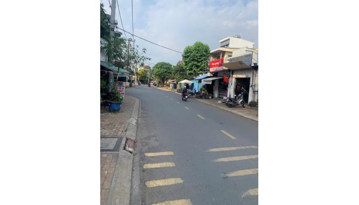 NHÀ LINH TRUNG 68M - 3 TẦNG - BÊN CHỢ, C/VIÊN - 20M ĐƯỜNG NHỰA - 5TỶ. TL BỚT LỘC.
