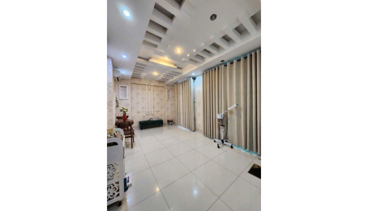 Cần bán gấp nhà gò cát phú hữu quận 9. 265m. ngang khũng 13.8m. kinh doanh đỉnh. 10.5 tỷ. bớt lộc.