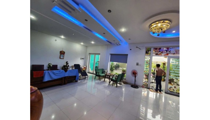 Cần bán gấp nhà gò cát phú hữu quận 9. 265m. ngang khũng 13.8m. kinh doanh đỉnh. 10.5 tỷ. bớt lộc.