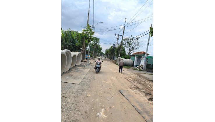 Cần bán gấp Đất Phân Lô Mặt Tiền Xuân Thới Thượng 2 diện tích 16.000m2 giá Chỉ 35 Tỷ