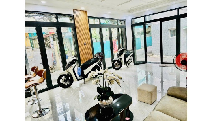 Bán nhà  Lô góc Cách Mạng Tháng Tám - Hòa Hưng - Q10, 5.4x10.5m, 2T-3PN, 12.5 tỷ