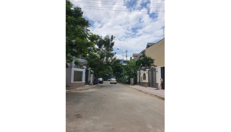 NHÀ NHỎ ĐẸP. KHU HIẾM NHÀ BÁN TT LINH TRUNG 2.99 TỶ.