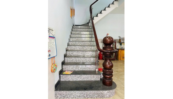 ĐƯỜNG XE TẢI, LINH XUÂN 3 TẦNG. 159M. NGANG 6.8M Ở VÀ KINH DOANH ĐỀU TỐT, CÓ DÒNG TIỀN. 11 TỶ.