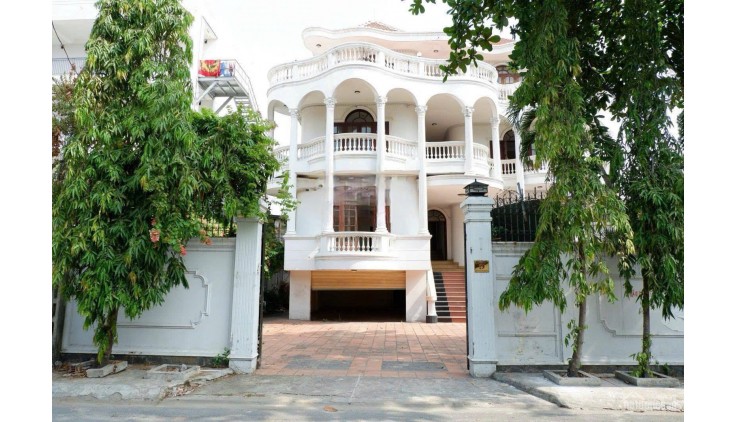 Chính chủ cho thuê Villa mặt tiền số 9 Đặng Hữu Phổ, phường Thảo Điền, Quận 2, thành phố Hồ Chí Minh.