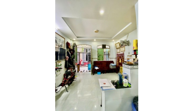 Bán Gấp nhà Phạm Quý ThíchTân Quý gần chợ Tân Hương 30m2 ,2 Tầng 3 tỷ
