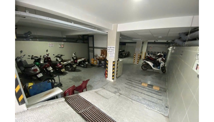 BÁN CĂN HỘ DỊCH VỤ NGANG 8.2M X 20M-CÓ THANG MÁY HẦM 6 TẦNG-GIÁ 38,6 TỶ