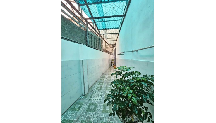 Bán nhà khu phân lô 4 tầng, 65m², 5PN, 5WC, Q.12, chỉ hơn 4 tỷ, sổ đỏ