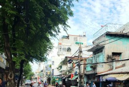 Mặt tiền Tùng Thiện Vương nở hậu 4.5x15 chỉ 10 tỷ 9