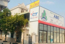 Cho thuê Showrom góc 2 mặt tiền Quốc Lộ 1A (khu vực dân cư đông, đi lại thuận tiện) gồm: