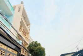 BÁN NHÀ MẶT TIỀN NGAY TRUNG TÂM QUẬN 12 - 4 TẦNG, HƠN 104M2 (4 x 26), GẦN NGÃ TƯ TÔ KÝ - GIÁP GÒ VẤP, TÂN BÌNH - KHÁCH THÍCH LÀ CHỐT - CHỈ NHỈNH 7.9