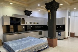 Chính chủ bán nhà mặt tiền DT 120m2 1 trệt 5 lầu đang KD đường Huỳnh Tấn Phát, Phường Phú Thuận