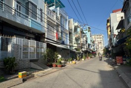 NHÀ 2 TẦNG QUẬN 8 (4X11) ĐƯỜNG 10M NGAY CHỢ, XE TẢI ĐẬU THOẢI MÁI- NHỈNH 4 TỶ