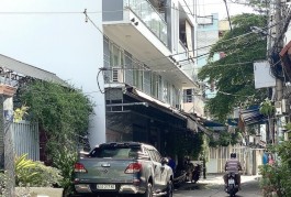 Hẻm Xe hơi đậu cửa gần chợ Tân Hương 5.4x15m2  chỉ 6 tỷ xíu
