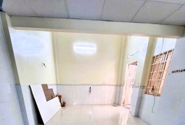 Bán nhà 2 tầng, 32m2, 3 tỷ - trong chợ Tam Hà