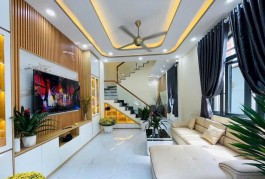 **Bán nhà mặt tiền phường 11, ngay Lạc Long Quân Tân Bình; nở hậu đẹp