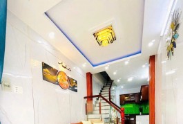 Vị trí bao đẹp , nhà nằm giữa mấy chợ và trường học siêu thị xung quanh. Chỉ 3.78 Tỷ