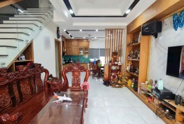 Cho thuê nhà KDC Khang Điền, DT 98m2, 4 Phòng ngủ, full nội thất, full tiện ích