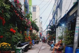 Nhà mới ở ngay -Lê Văn Quới khu VIP nhà lầu -hẻm 6m 51m2,4Tầng Nhỉnh 5ty