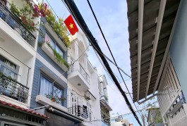 Hẻm ôtô, Nhà 3 tầng, Full nội thất, Ngang 4M, Huỳnh Tấn Phát. 40M2, Chỉ 3.3Tỷ,