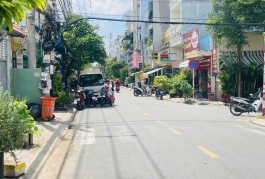 BIỆT THỰ KIỀU ĐÀM VIP Q7 PHƯỜNG TÂN HƯNG 

NGANG 8 DÀI 15 M

ĐÚC 5 TẤM