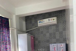 Cho thuê phòng có ban công trong nhà nguyên căn, có đầy đủ nội thất, chỉ dọn vào ở