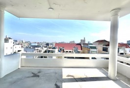 Đang trống căn hộ 1PN sân thượng siêu to khổng lồ cho thuê giá 5tr