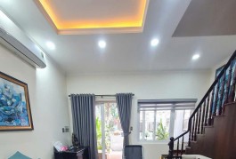 Nhà bán Khang Điền Melosa, DT 80m2, đường rộng 12m, 3 tầng, 4PN, nội thất đẹp, giá 8.8 tỷ TL