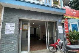 Quận Phú Nhuận ! MB CHO THUÊ GIÁ RẺ LẮM ! NHANH CÒN MT đường khu kinh doanh sầm uất, Chú Oanh : 0903695472