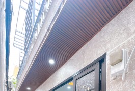 SÁT MẶT TIỀN Q4 0.5 GIÂY TỚI Q7 CÓ 1 PHÚT TỚI Q1,Q2

NHÀ MỚI 3 TẦNG

 BỀ NGANG NHÀ 6M.5