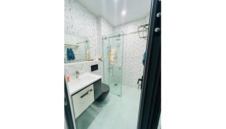 ***Chỉ 6.8Tỷ TL, Nhà Mới Đẹp 4Tầng HXH  Full Nội Thất Ngay Trần Bình Trọng-Cao Đạt Q5