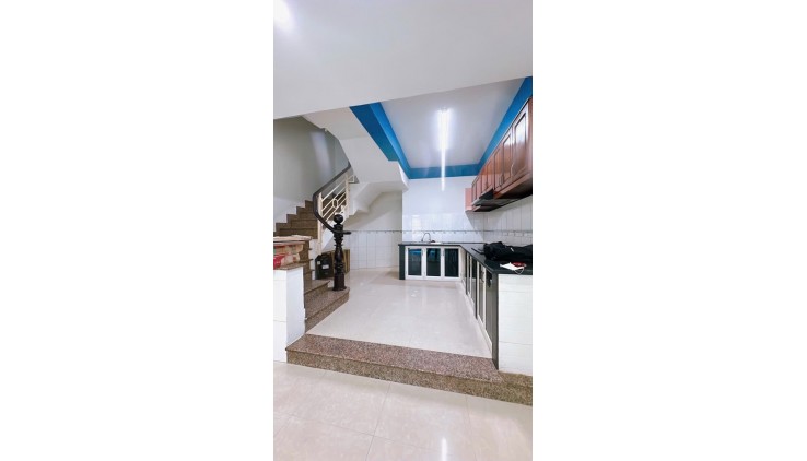 CHỈ 6.3 TỶ- HXH ÂU DƯƠNG LÂN- DT: 45M2 ( 4 X 11), 5 TẦNG.  NỞ HẬU, [P3Q8]