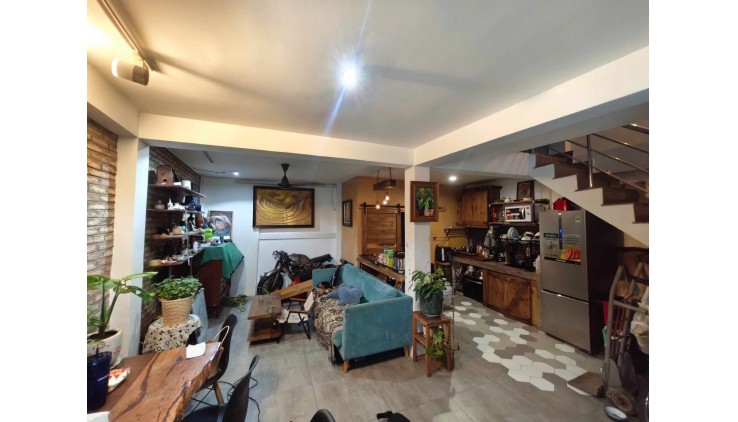 NHÀ ĐẸP - FULL 4 TẦNG - VÔ Ở NGAY - SÁT VINCOM THỦ ĐỨC