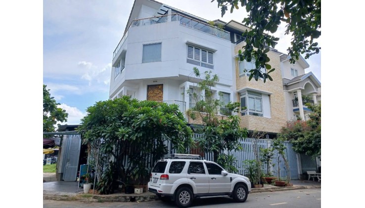 BIỆT THỰ 2 MẶT TIỀN ĐẸP LUNG LINH QUẬN 2